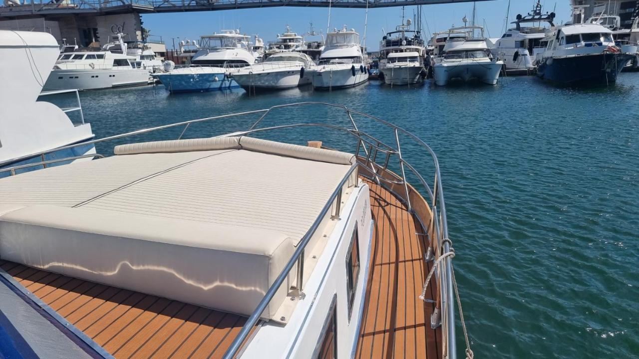 Charming Boat House In Barcelona With Big Terrace And Solarium Sant Adria de Besos Exterior foto