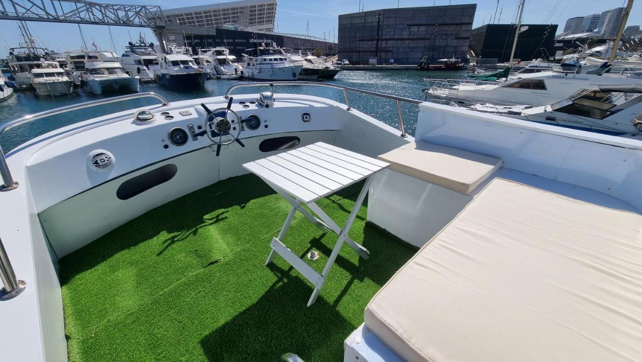 Charming Boat House In Barcelona With Big Terrace And Solarium Sant Adria de Besos Exterior foto