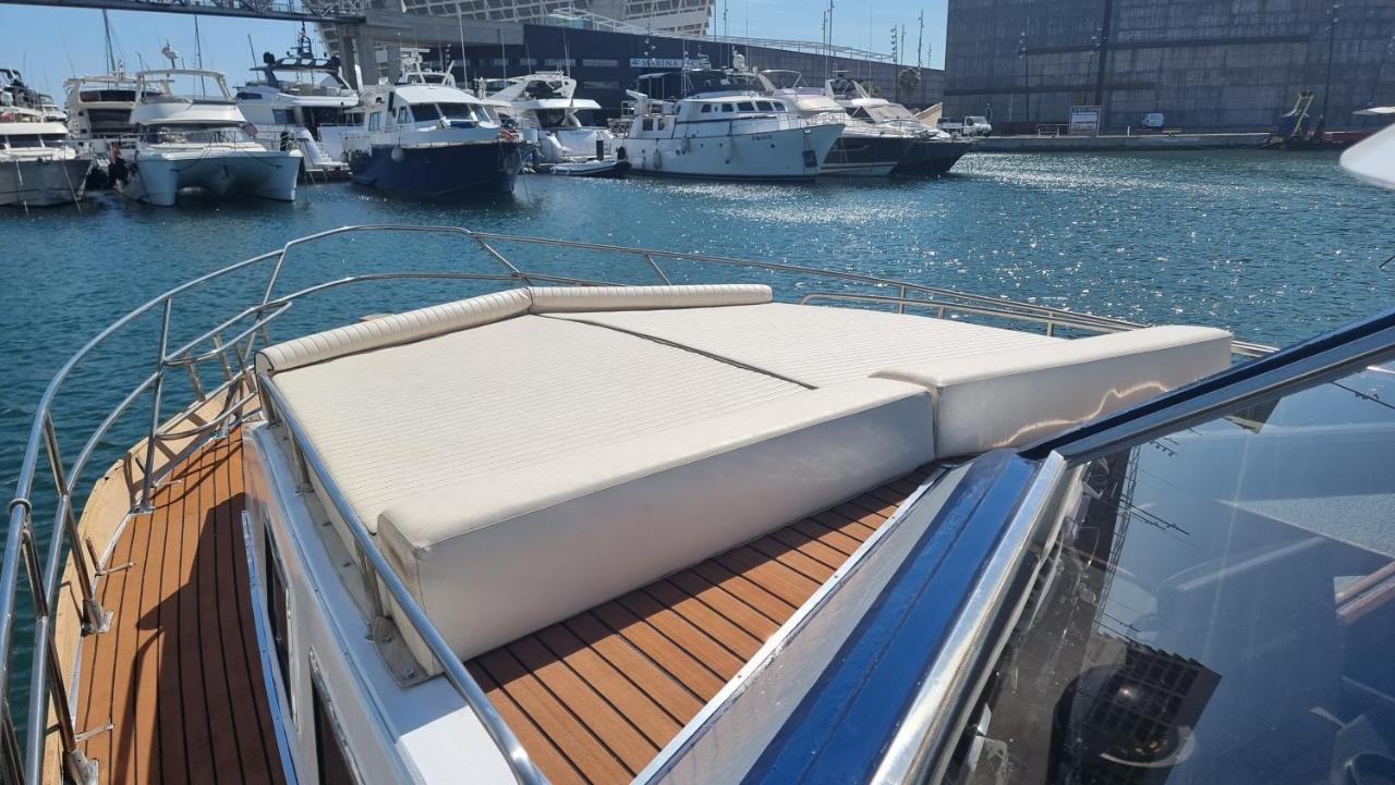 Charming Boat House In Barcelona With Big Terrace And Solarium Sant Adria de Besos Exterior foto