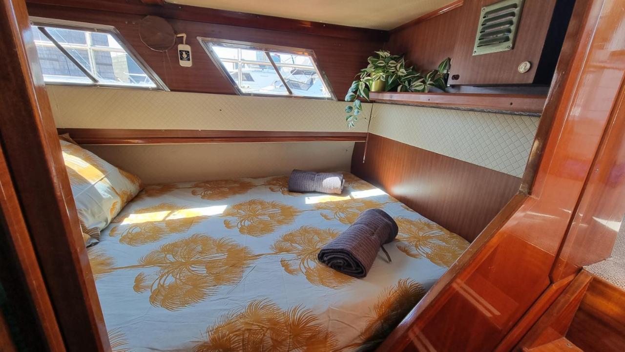Charming Boat House In Barcelona With Big Terrace And Solarium Sant Adria de Besos Exterior foto